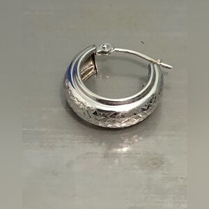 SINGLE 14K  Bolivia White  GOLD  ROUN DHOOP EARRING  0.51  GRAMS